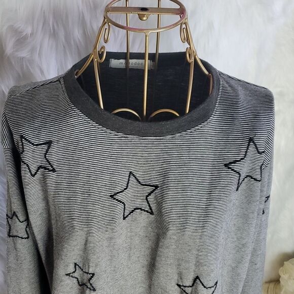 Mododoc Black & Gray Star Print Knit Pullover Sweater Size Small - Picture 4 of 11